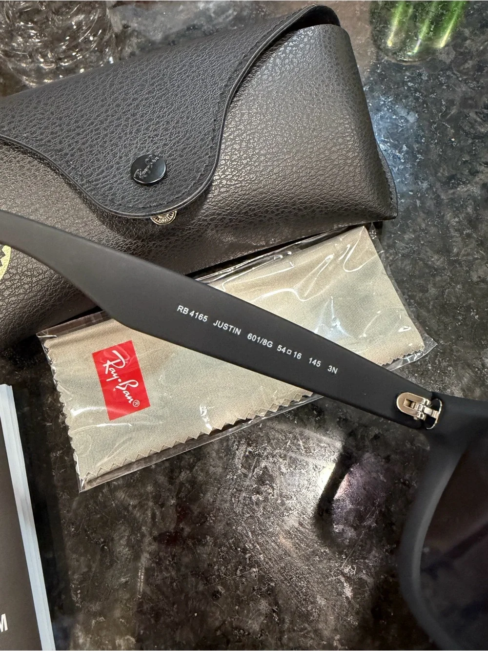 Ray-Ban sleek ray